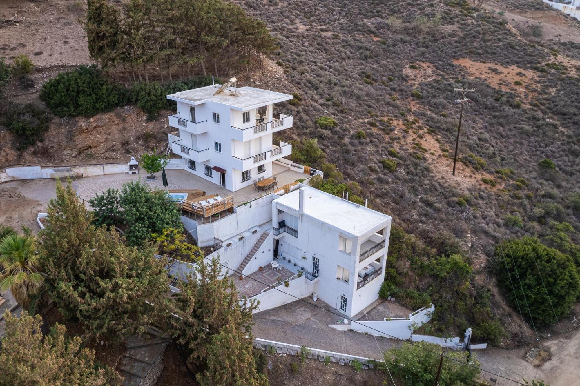 Villa Dirui Fodele Esterno foto